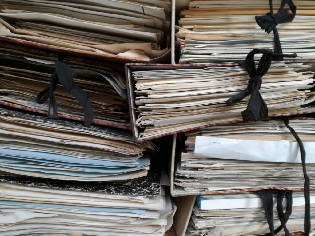 Dlaczego warto zlecić archiwizację dokumentów zewnętrznej firmie?